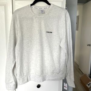 NWT Calvin Klein crew neck long sleeve